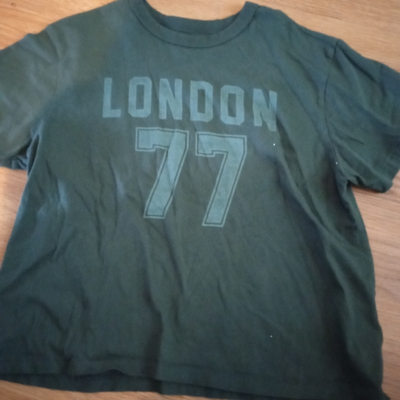 American Eagle Outfitters Dark Green London 77 Tee - Picture 1 of 3